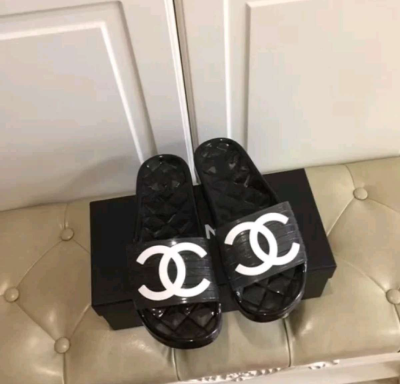 Chanel Luxury Brand Beach Slides - Thumbnail 2
