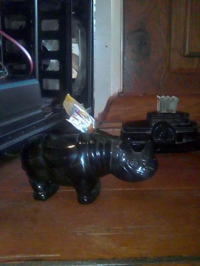 vintage rhinoceros mens cologne Avon bottle - Thumbnail 1