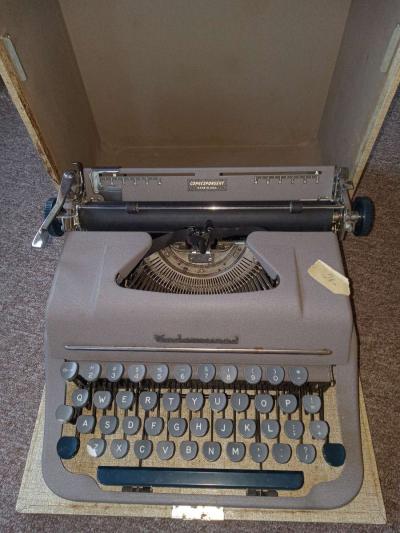 typewriter - Thumbnail 3