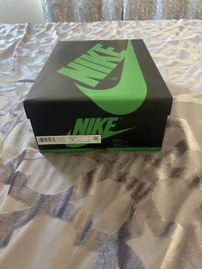 Air Jordan 1  Retro High OG - Thumbnail 4