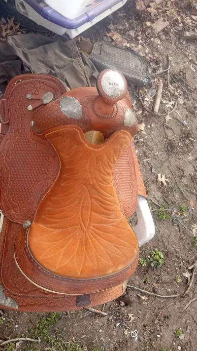 Its a Whiting saddle very good condition - Thumbnail 2