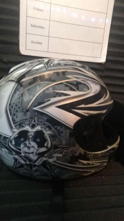 Motorcycle helmet - Thumbnail 3