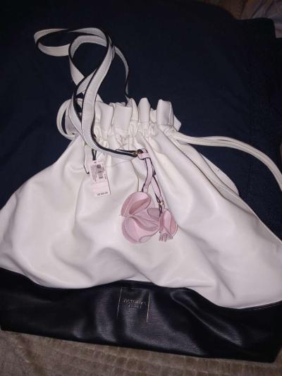 Victoria secret purse - Thumbnail 2