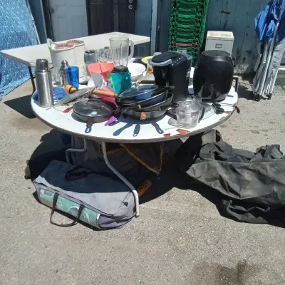 yard sell - Thumbnail 4