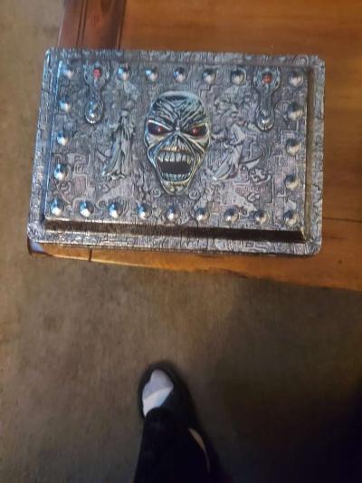 EDDIES ARCHIVE - Thumbnail 4