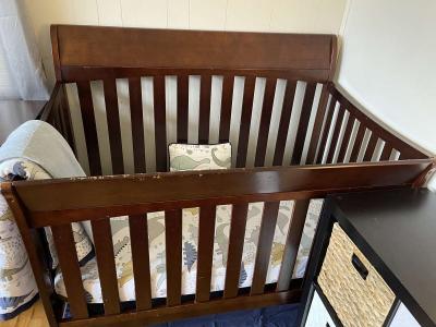 Convertible Crib And Dresser - Thumbnail 2