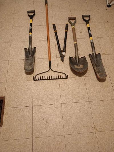 shovels rakes hoe headge trimers probe ro - Thumbnail 2