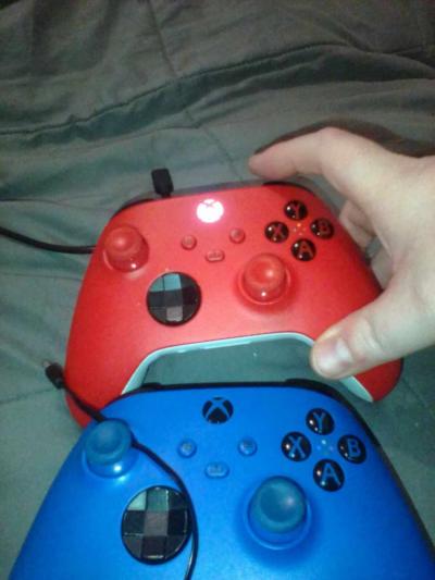 Xbox One S - Thumbnail 2