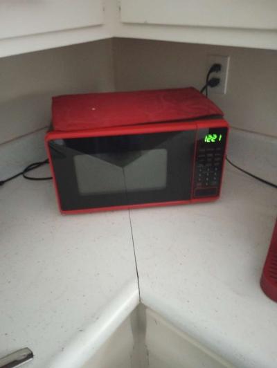 two bedroom apartment everything must go 2000 - Thumbnail 4