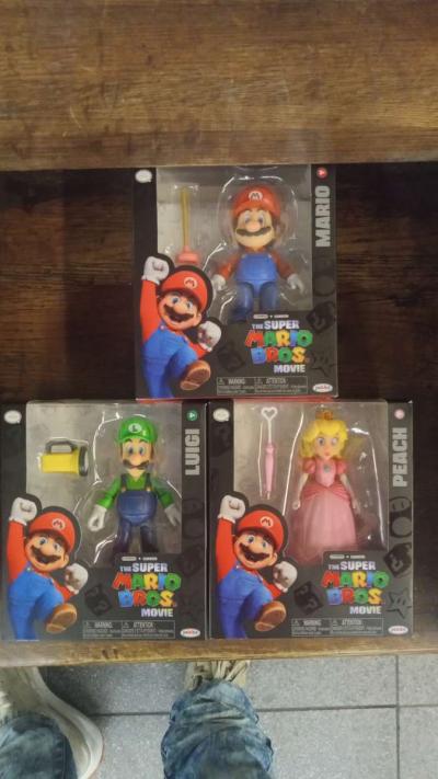 Super Mario Figures - Thumbnail 1