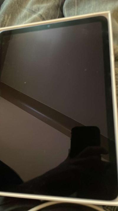 iPad Air 5th Generation - Thumbnail 3