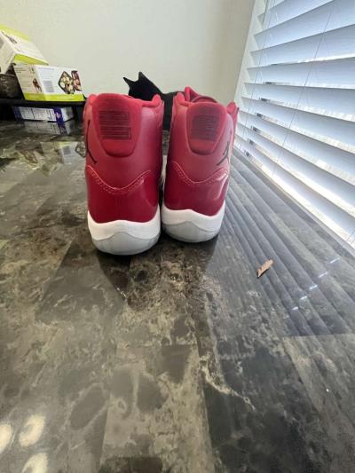 GYM RED 11s NEVER WORN size 95 - Thumbnail 3
