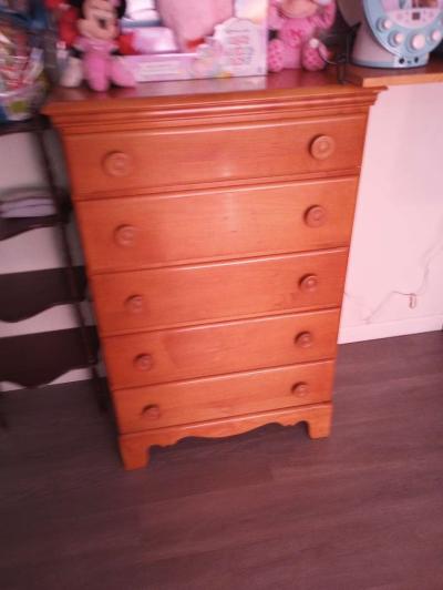 two bedroom apartment everything must go 2000 for everything - Thumbnail 4