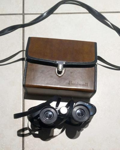 Bushnell binoculars with case - Thumbnail 2
