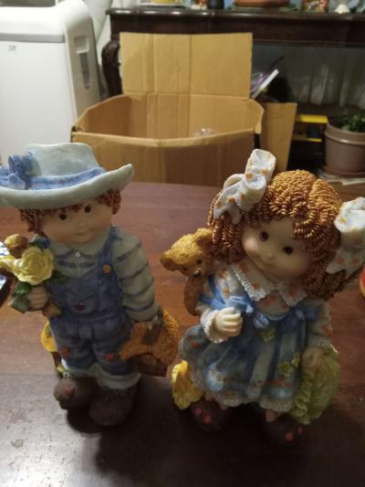 statue dolls