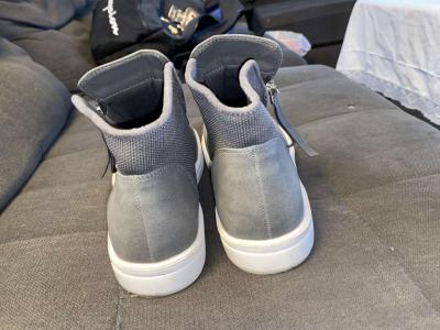 womens shoes size 10M - Thumbnail 2