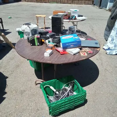 yard sell - Thumbnail 5