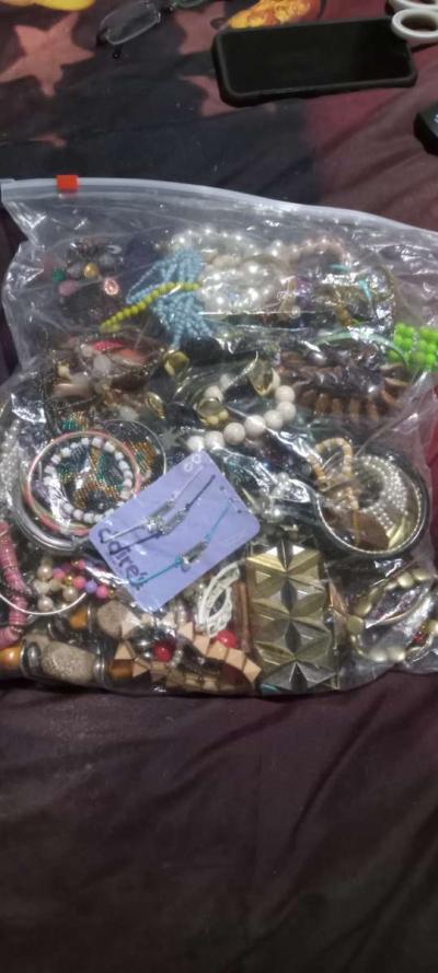 some individual pieces silver necklaces rings bracelets - Thumbnail 2