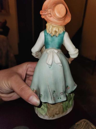 homco 8inch porcelain - Thumbnail 2