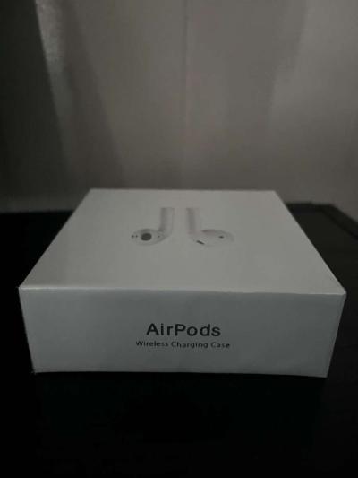 Apple AirPods - Thumbnail 3