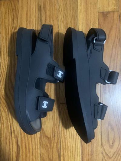 Womens sandal size 8 - Thumbnail 2