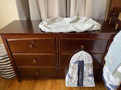 Convertible Crib And Dresser - Thumbnail 4