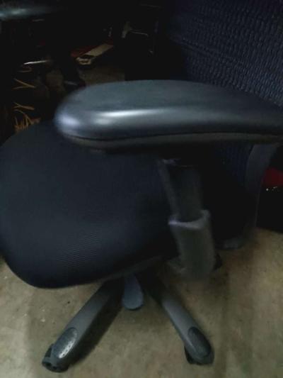 executive office chair - Thumbnail 3