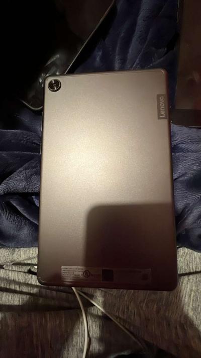 iPad and Lenovo tab - Thumbnail 2