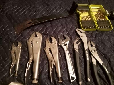 Husky tool bag with assorted tools - Thumbnail 6