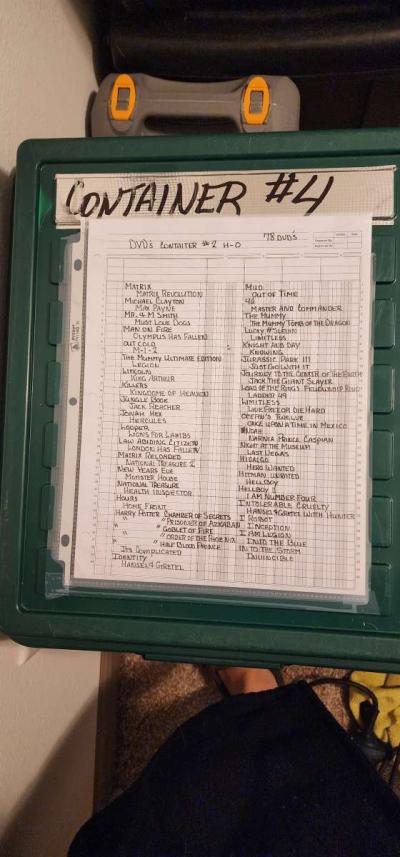 DVDS movies all kinds - Thumbnail 2