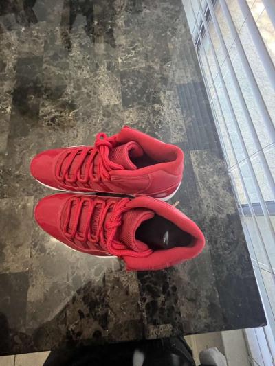 GYM RED 11s NEVER WORN size 95 - Thumbnail 5