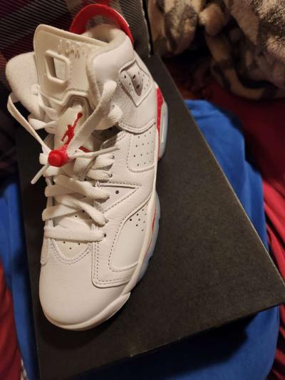 Jordans - Thumbnail 3