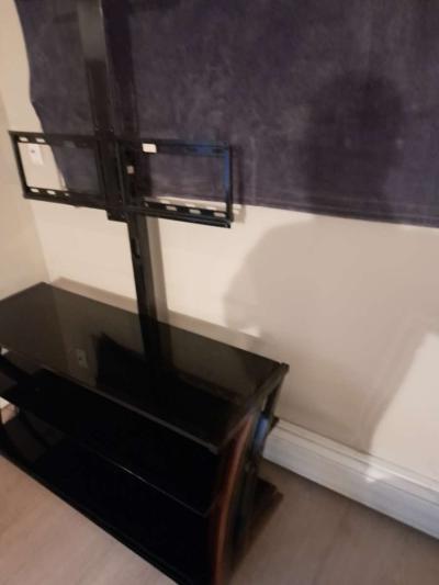 Whalen tv stand - Thumbnail 2