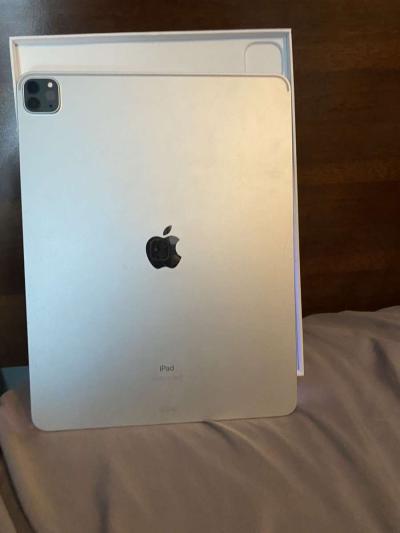 iPad Gen 6 129 inch - Thumbnail 2