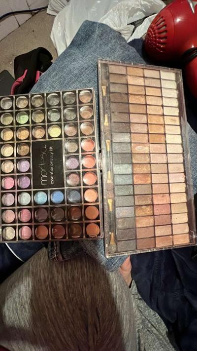 bundle of make up scarfs and socks also hats - Thumbnail 4