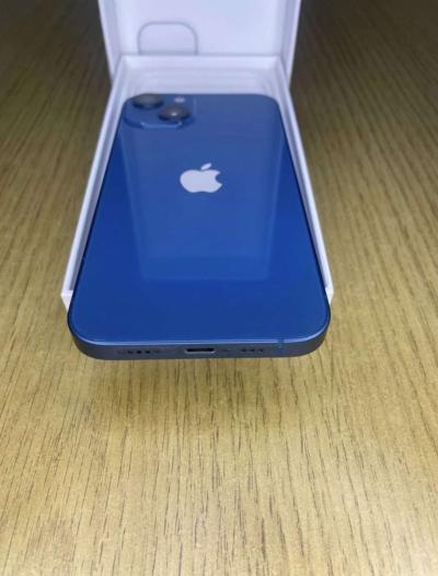 iPhone 13 - Thumbnail 6