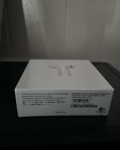 Apple AirPods - Thumbnail 2