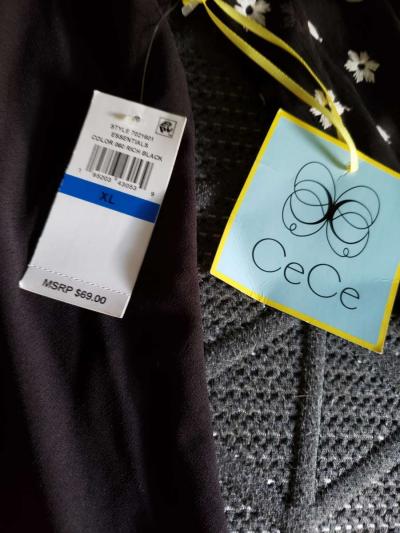 An xLarge black Short with Little White Daisys - Thumbnail 4