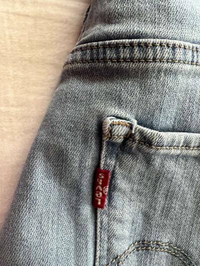womens Levis - Thumbnail 2