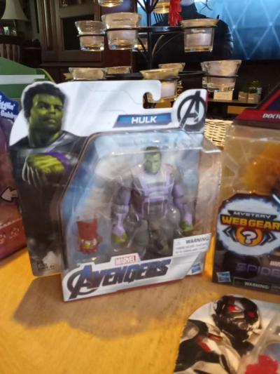 Marvel Lot Of 4 Unopened Figures - Thumbnail 3