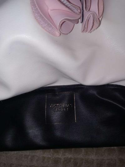 Victoria secret purse - Thumbnail 3