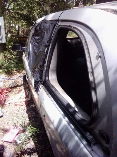 the 2003 Chrysler minivan Voyager for sale needs a little wo - Thumbnail 3