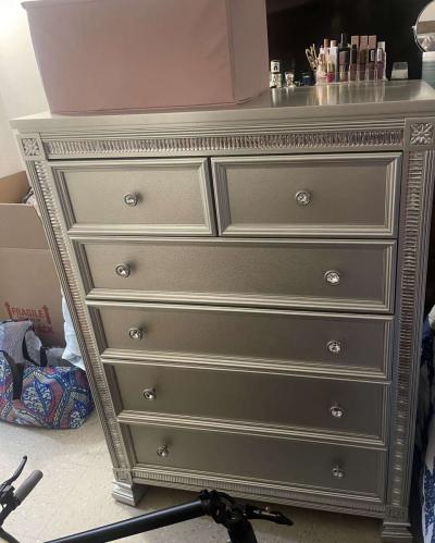 queen bedroom set - Thumbnail 2