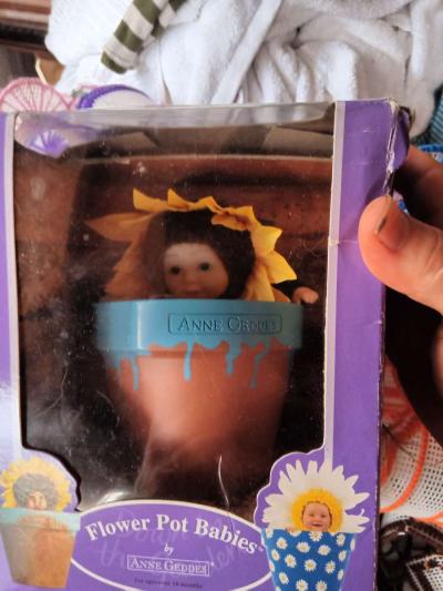 Anne geddes down in the garden flower pot baby - Thumbnail 2