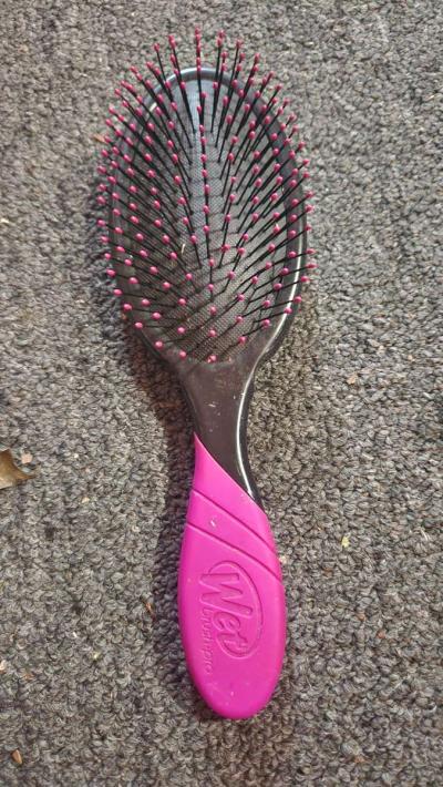 Cruella Devil Collectible Brush - Thumbnail 3