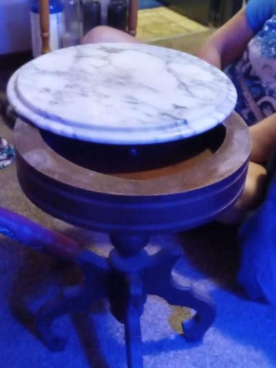 marble round table - Thumbnail 2