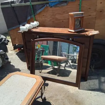 yard sell - Thumbnail 2