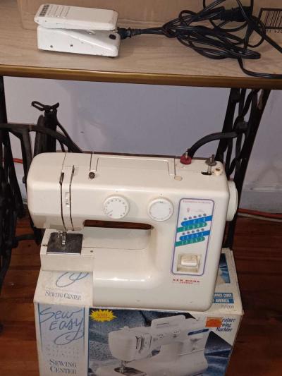 2 sewing machines - Thumbnail 2
