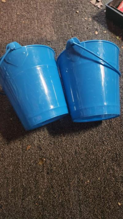Small blue buckets perfect for pens on the desk - Thumbnail 3