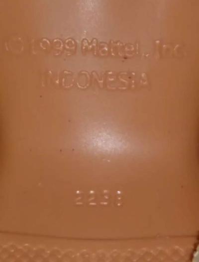 holiday Barbie doll - Thumbnail 3